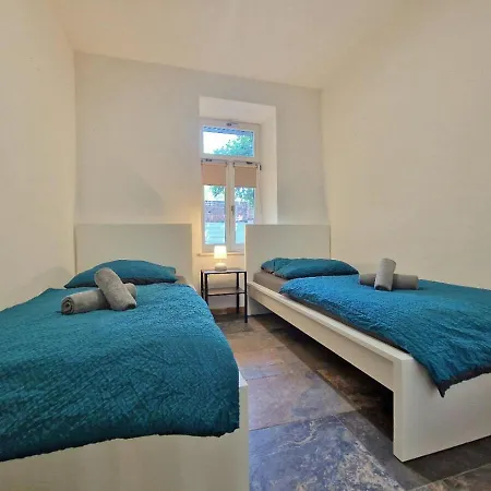 Happyside Travel & Work #2 O Wlan O 4 Einzelbetten *